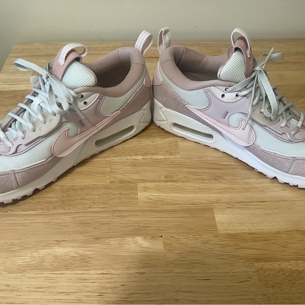 Nike Blush Pink and White Air Max Sneakers size 7 - Picture 3 of 9